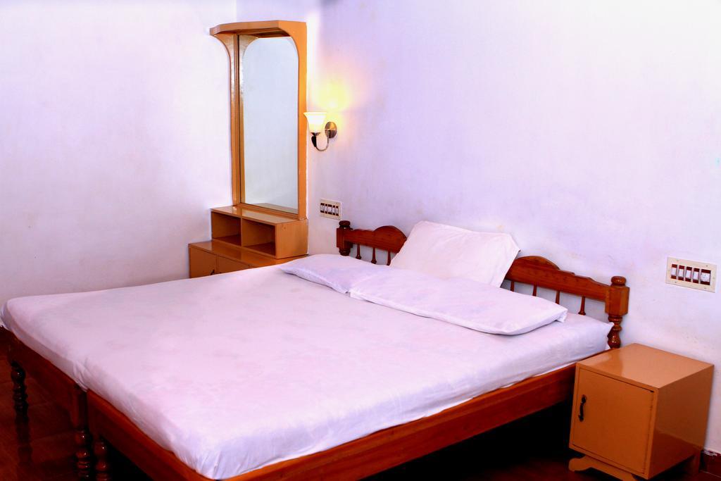 Kerala House Διαμέρισμα Thekkady Δωμάτιο φωτογραφία